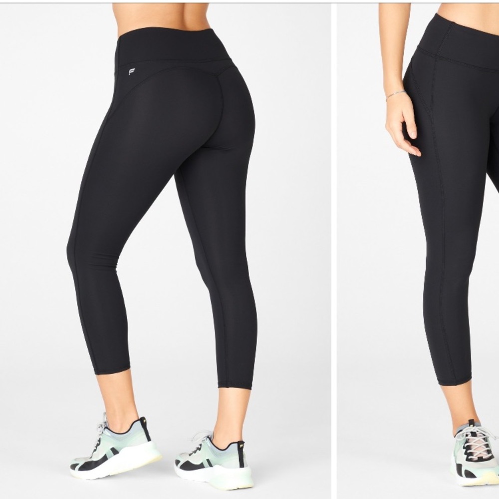NWT! Fabletics PureLuxe Mid Rise Capri Leggings